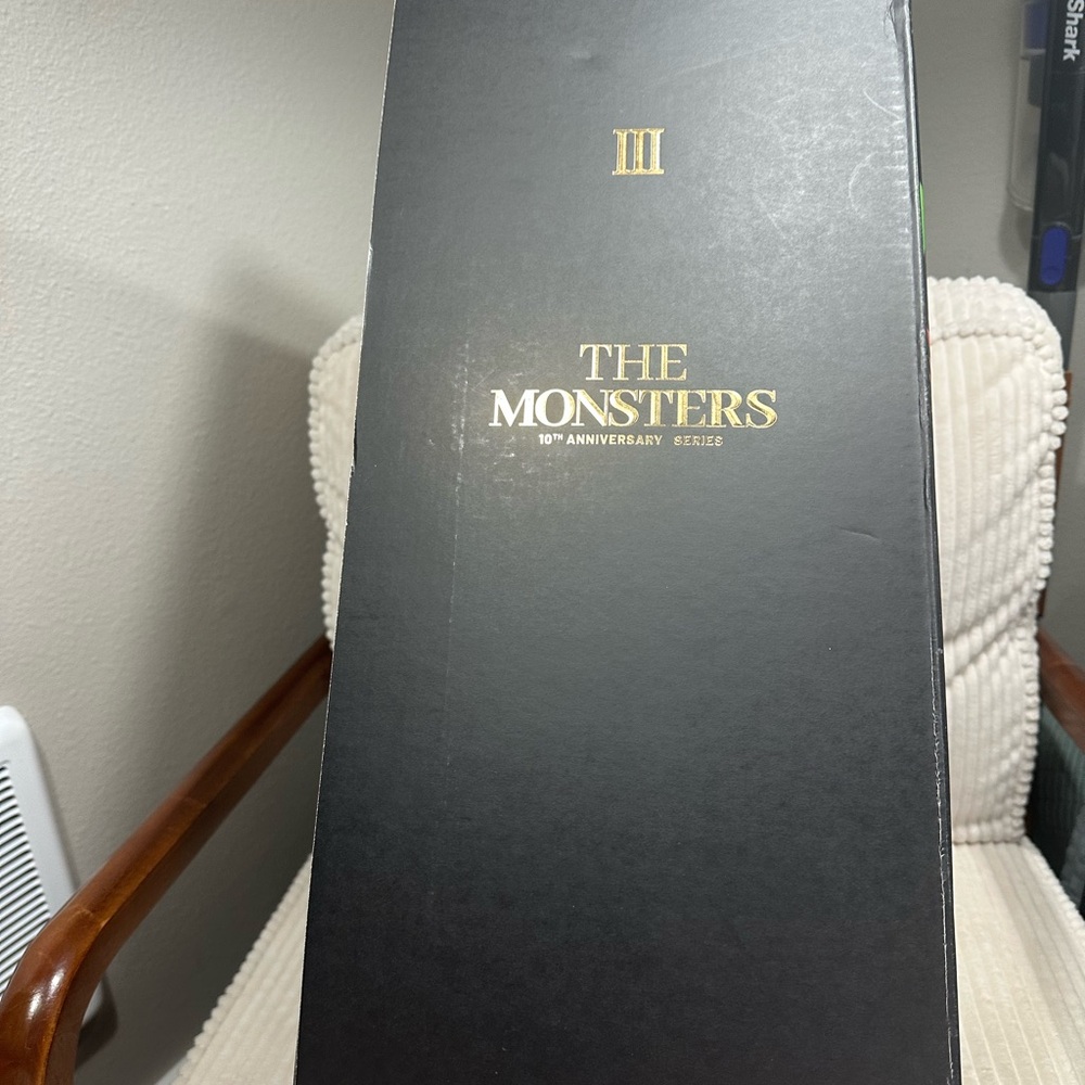 The Monsters 10th Anniversary Series Zimomo Vinyl Plush Doll.New in box. - Picture 14 of 16